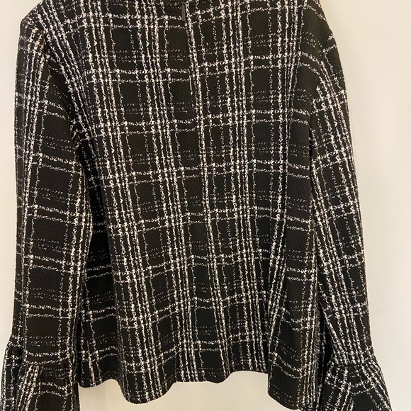 Black and white Karl Lagerfeld knit top - Picture 3 of 4